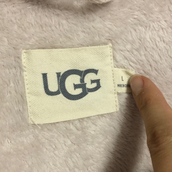 UGG Australia Miranda Double Face Fleece Hooded Soft Lounge Luxe Robe in Cream - Picture 4 of 11